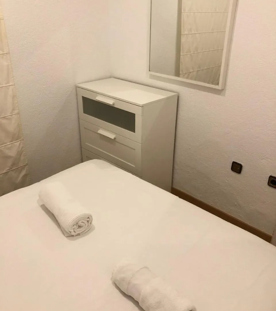 New! Apartment In Sarria Near Metro Barcelone
